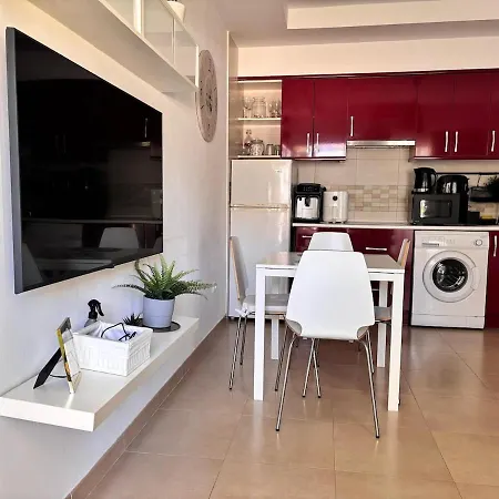 Cozy 1 Bedroom With 2 Pools & Tennis Court Apartment