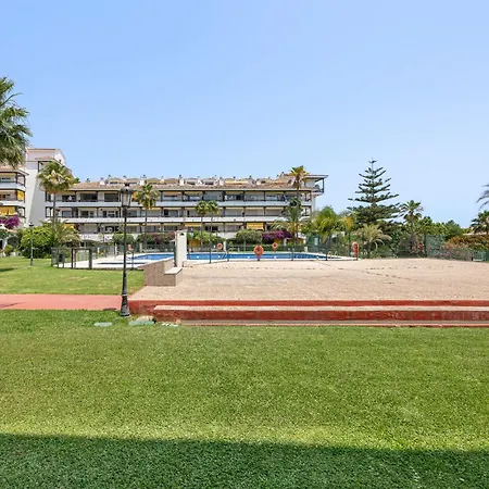 Cozy 1 Bedroom With 2 Pools & Tennis Court Apartment
